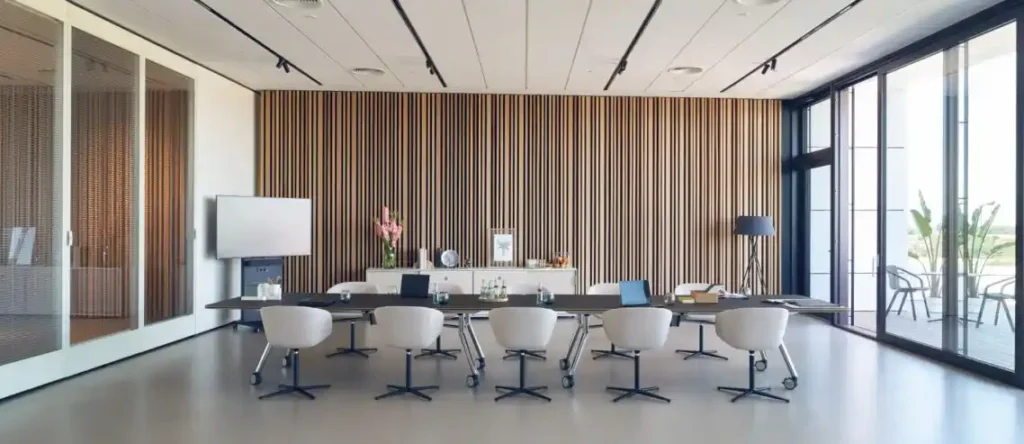 صندلی اتاق کنفرانس چرمی ارگونومیک و بادوام